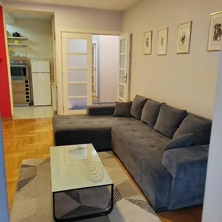 Apartment Flat Near Waterfront *