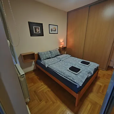 Apartment Flat Near Waterfront *