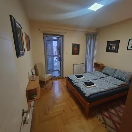 Apartment Flat Near Waterfront *
